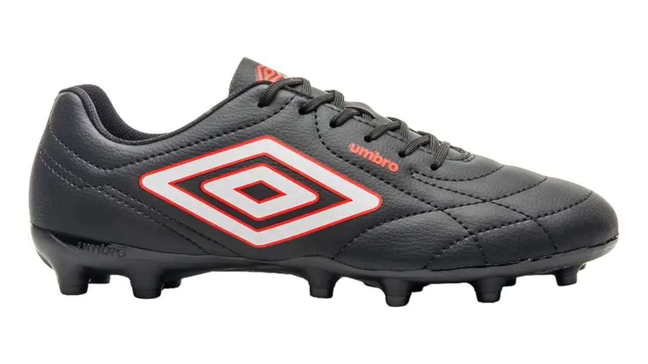 Qual a Melhor Chuteira Umbro Campo? Conheça os 7 Modelos Top!